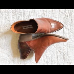 Steve Madden side cutout boots size 8.5